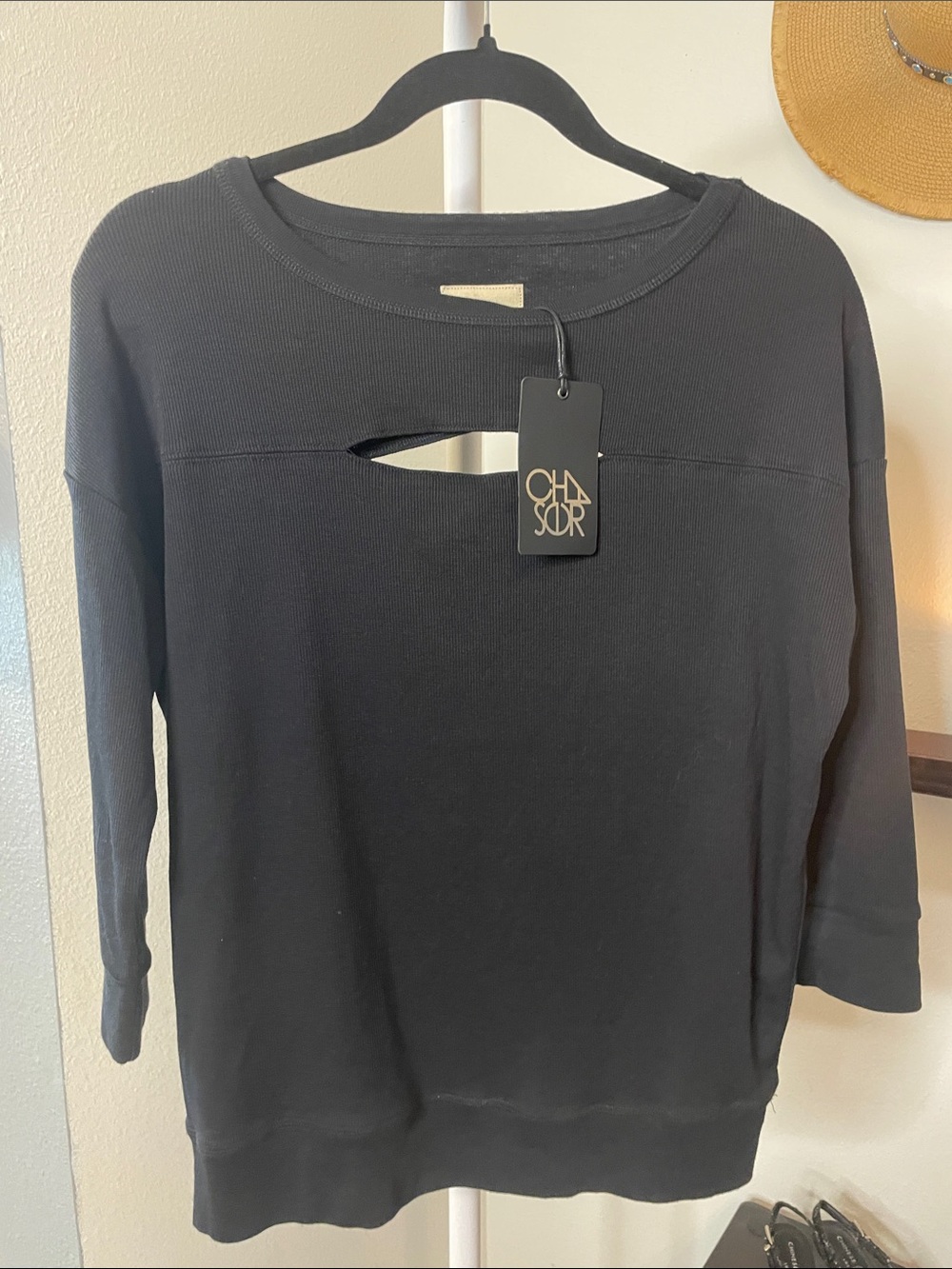Chaser Black Oversized Ribbed Women's Cutout 3/4 Sleeve Top